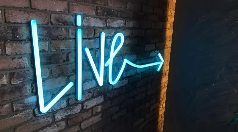 From Handcrafted to High-Tech: The New Trend of Neon Signs